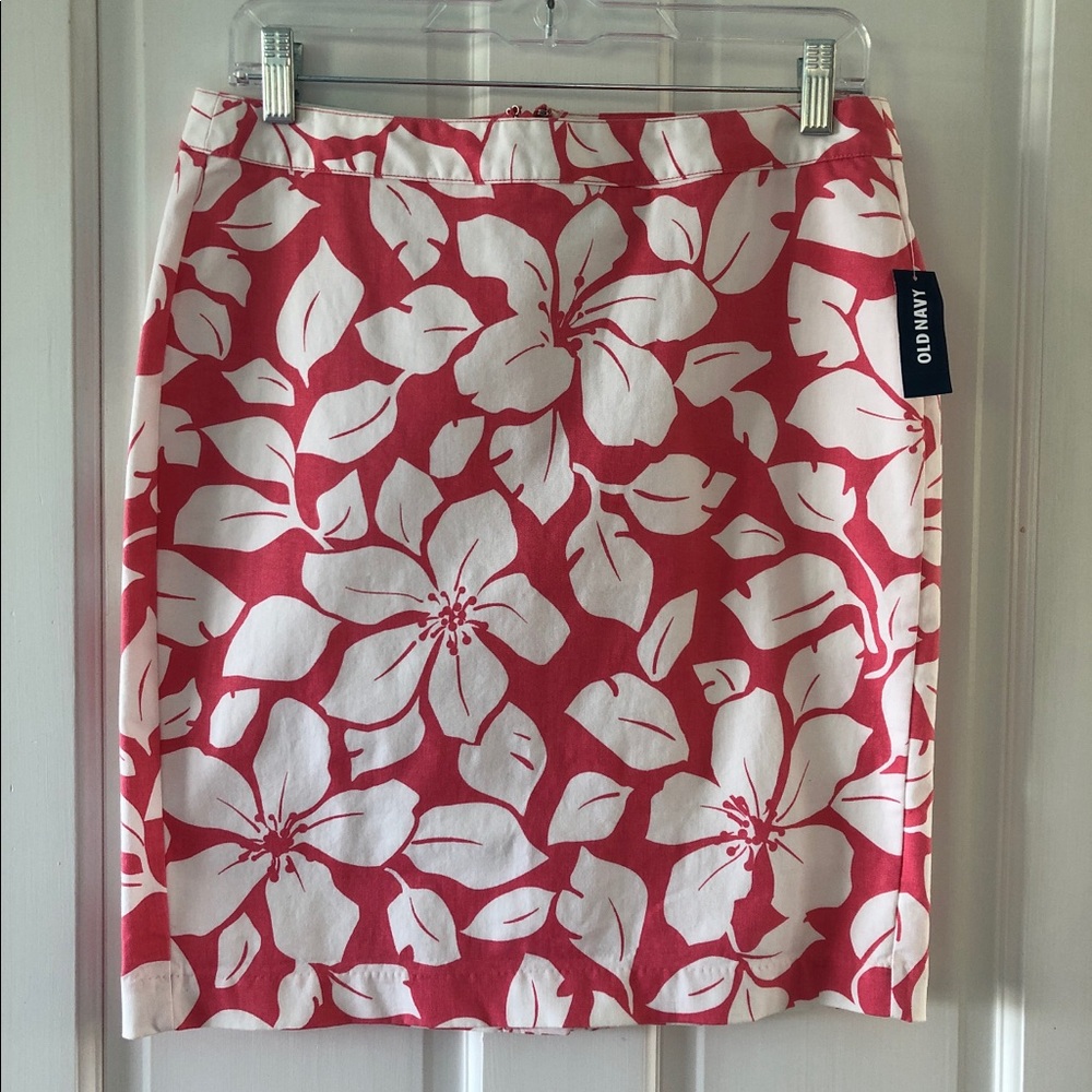 OLD NAVY FLORAL SKIRT NWT